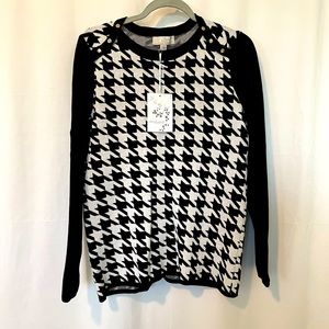 Carolyn Taylor Womens Houndstooth Sweater